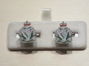 Royal Irish Regiment enamelled cufflinks - Click Image to Close